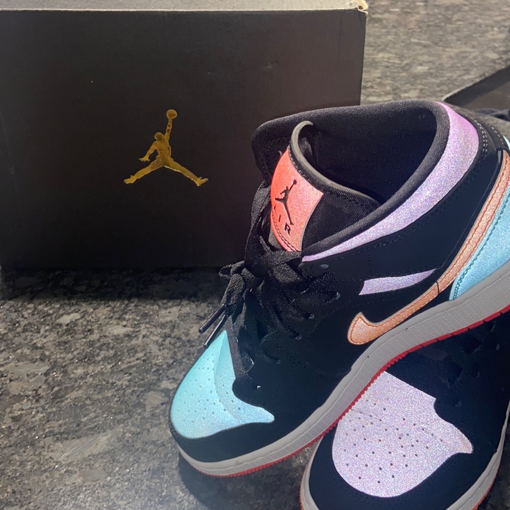 Kids Mid Jordan 1’s.
